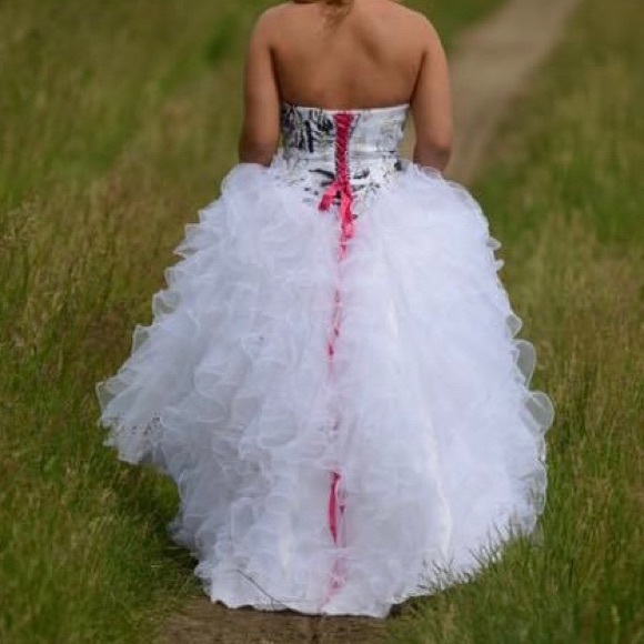 Graduation dress - Picture 3 of 3